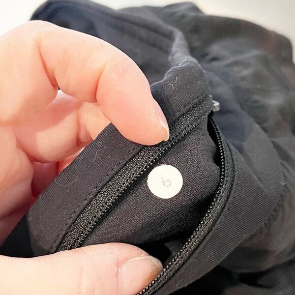 Lululemon Speed Up Short High-Rise 2.5" Heritage 365 Camo Deep Coal Multi Black - Picture 3 of 5